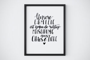 Herzboxx Handlettering Unsere Familie Chaos und Liebe