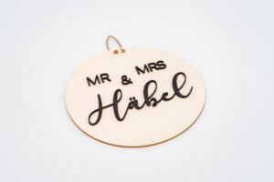 Herzboxx_Holzschild_Mr_and_Mrs_01